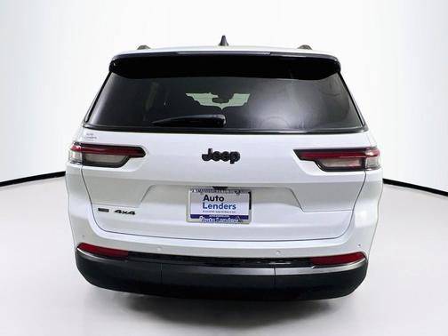 Bright White Clearcoat 2023 Jeep Grand Cherokee L Altitude