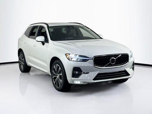 2022 Volvo XC60 B5 Momentum
