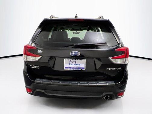 Crystal Black Silica 2022 Subaru Forester Limited