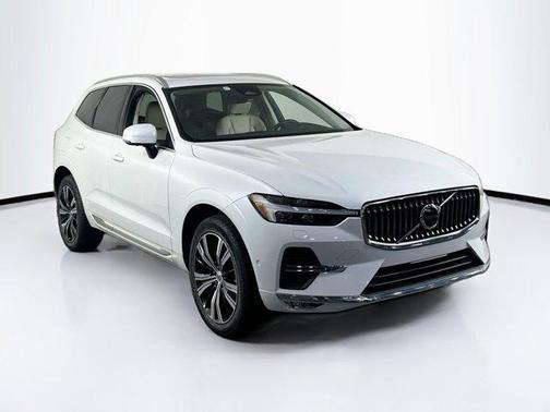 2023 Volvo XC60 B5 Plus Bright Theme