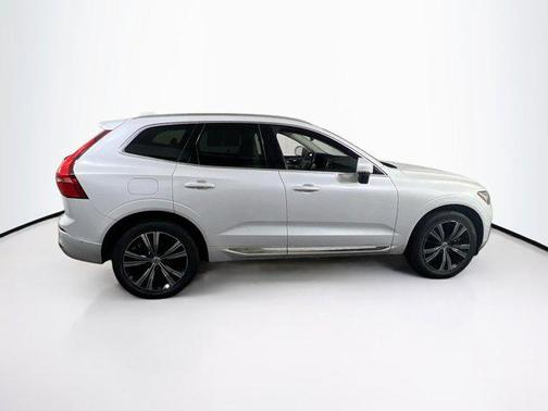 2023 Volvo XC60 B5 Plus Bright Theme