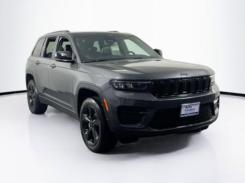 Baltic Gray Metallic Clearcoat 2023 Jeep Grand Cherokee Altitude