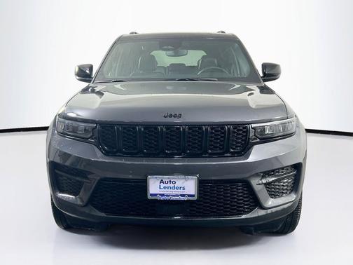 Baltic Gray Metallic Clearcoat 2023 Jeep Grand Cherokee Altitude