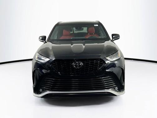 Midnight Black Metallic 2023 Toyota Highlander XSE