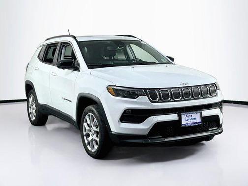 Bright White Clearcoat 2022 Jeep Compass Latitude Lux