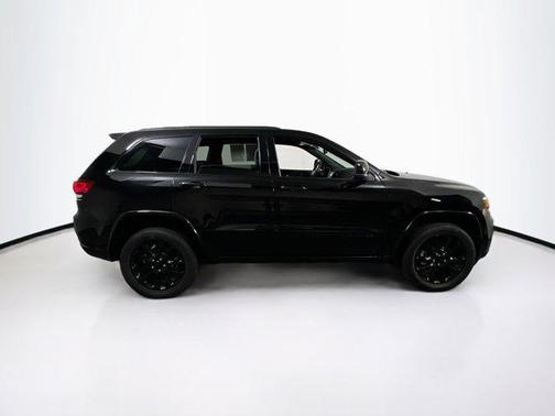 2022 Jeep Grand Cherokee Laredo