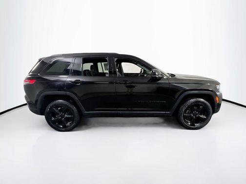 2022 Jeep Grand Cherokee Altitude