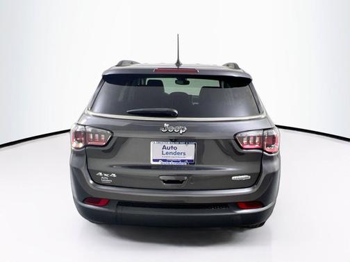 Granite Crystal Metallic Clearcoat 2022 Jeep Compass Latitude