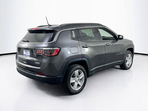 Granite Crystal Metallic Clearcoat 2022 Jeep Compass Latitude
