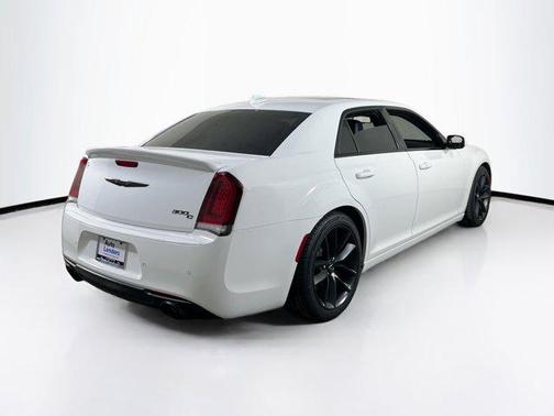 2023 Chrysler 300 C