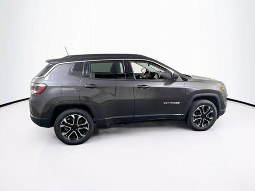 Granite Crystal Metallic Clearcoat 2022 Jeep Compass Limited