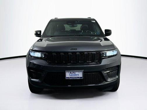 2022 Jeep Grand Cherokee Altitude