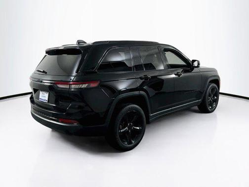 Diamond Black Crystal Pearlcoat 2023 Jeep Grand Cherokee Limited
