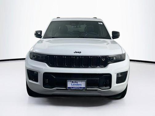 Bright White Clearcoat 2022 Jeep Grand Cherokee Overland