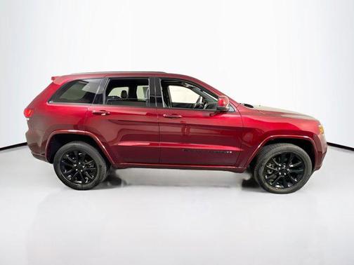 2022 Jeep Grand Cherokee Laredo