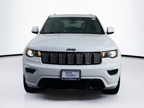 2022 Jeep Grand Cherokee Laredo