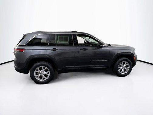 Baltic Gray Metallic Clearcoat 2022 Jeep Grand Cherokee Limited
