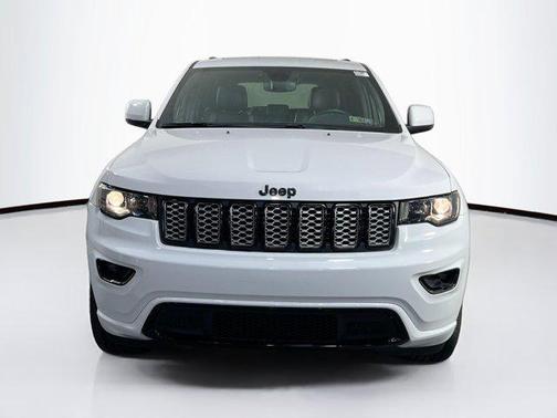 2022 Jeep Grand Cherokee Laredo