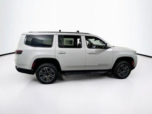 Luxury White Pearlcoat 2022 Jeep Wagoneer Series III 4x4