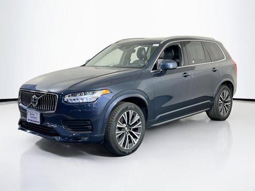 2022 Volvo XC90 T5 Momentum