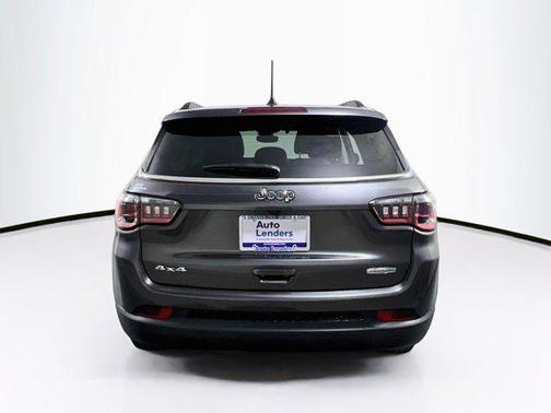 Granite Crystal Metallic Clearcoat 2022 Jeep Compass Latitude