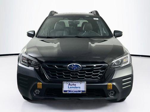 Crystal Black Silica 2023 Subaru Outback Wilderness