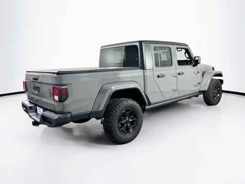 Sting-Gray Clearcoat 2023 Jeep Gladiator Willys 4x4
