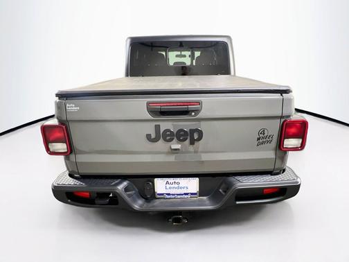 Sting-Gray Clearcoat 2023 Jeep Gladiator Willys 4x4