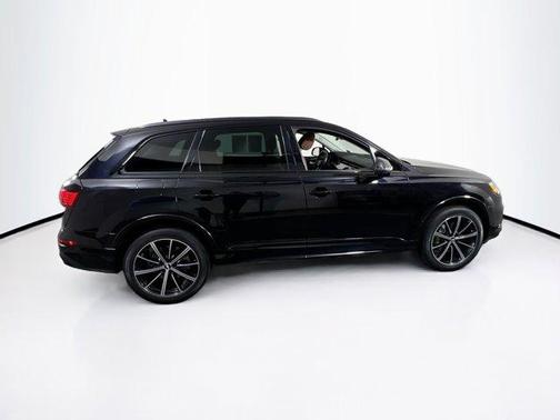 2020 Audi Q7 55 Premium Plus