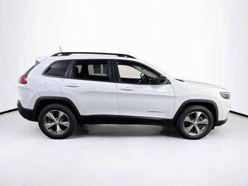 Bright White Clearcoat 2022 Jeep Cherokee Limited
