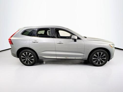 Silver Dawn Metallic 2023 Volvo XC60 B5 Plus Bright Theme