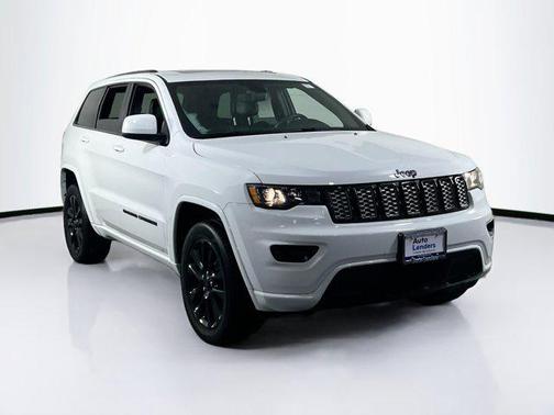 2022 Jeep Grand Cherokee Laredo