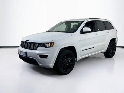 2022 Jeep Grand Cherokee Laredo