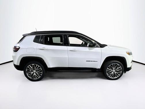 Bright White Clearcoat 2023 Jeep Compass Limited