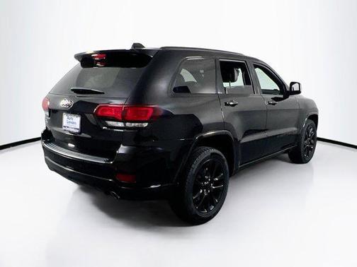 2022 Jeep Grand Cherokee Laredo
