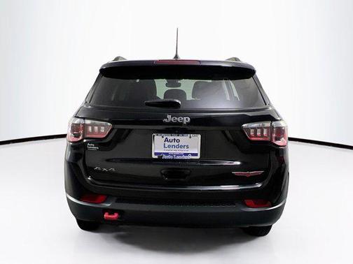 Diamond Black Crystal Pearlcoat 2022 Jeep Compass Trailhawk