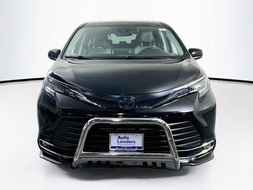 Midnight Black Metallic 2023 Toyota Sienna XLE