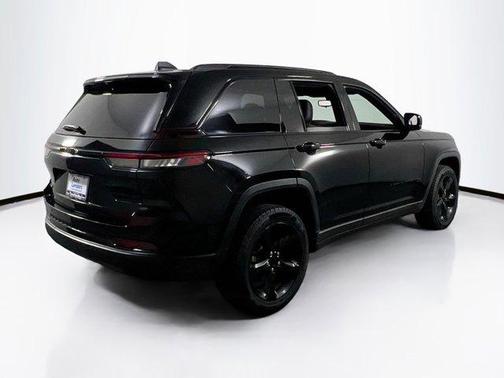 2022 Jeep Grand Cherokee Altitude