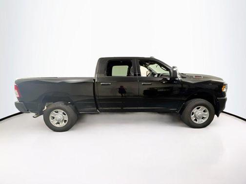 2024 RAM 2500 Tradesman Crew Cab 4x4 6'4' Box
