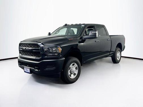 2024 RAM 2500 Tradesman Crew Cab 4x4 6'4' Box