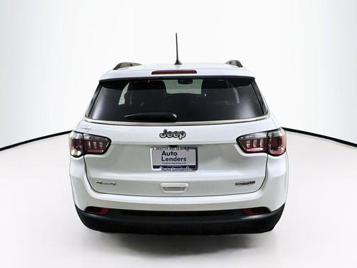 Bright White Clearcoat 2022 Jeep Compass Latitude