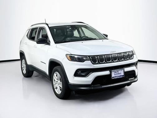 Bright White Clearcoat 2022 Jeep Compass Latitude