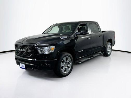 Diamond Black Crystal Pearlcoat 2023 RAM 1500 Big Horn/Lone Star
