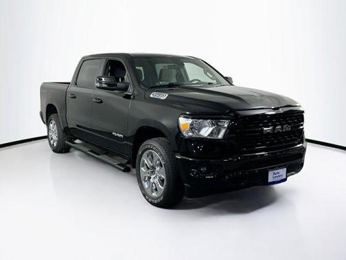 Diamond Black Crystal Pearlcoat 2023 RAM 1500 Big Horn/Lone Star