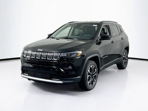 Diamond Black Crystal Pearlcoat 2022 Jeep Compass Limited