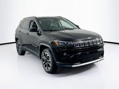 Diamond Black Crystal Pearlcoat 2022 Jeep Compass Limited