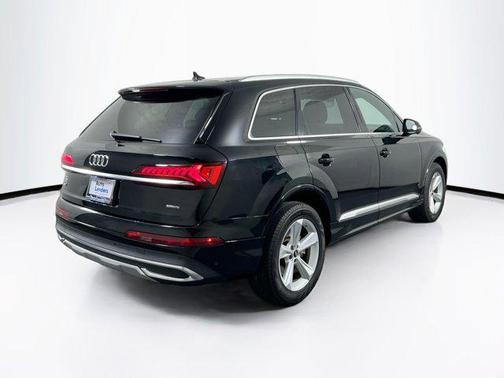 2022 Audi Q7 45 Premium Plus