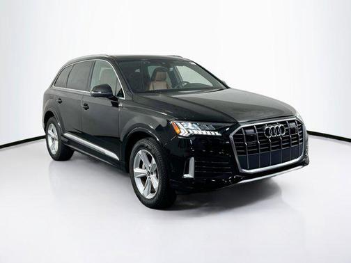 2022 Audi Q7 45 Premium Plus