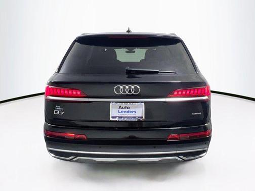 2022 Audi Q7 45 Premium Plus
