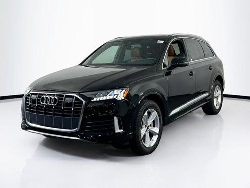 2022 Audi Q7 45 Premium Plus